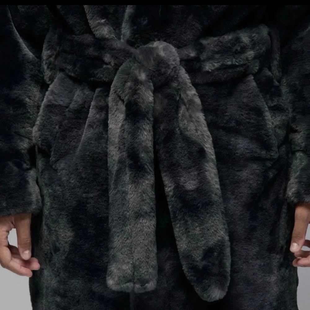 Nike Jordan Brooklyn Faux Fur Robe Thunder Gray HV1044-036 Men’s Size L